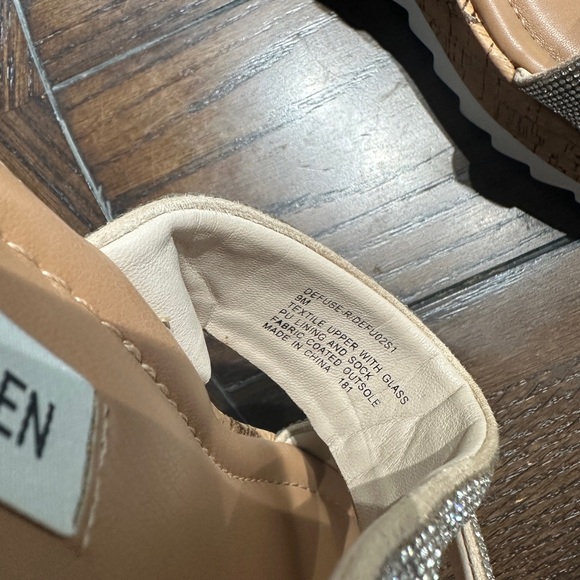 Steve Madden Wedges Size 9 - Picture 3 of 3